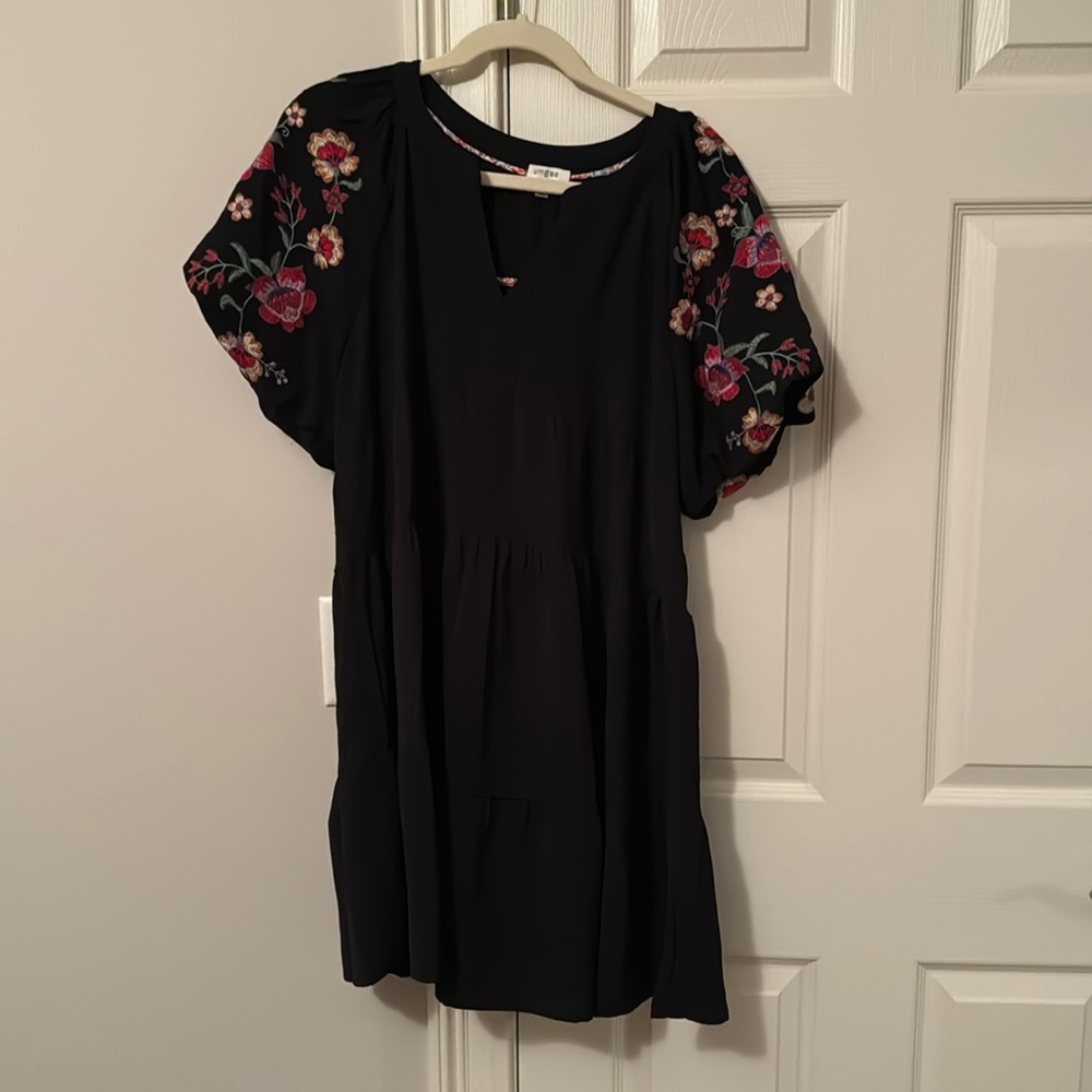 Like New Umgee dress, black color with embroidered on bubble sleeve, size L